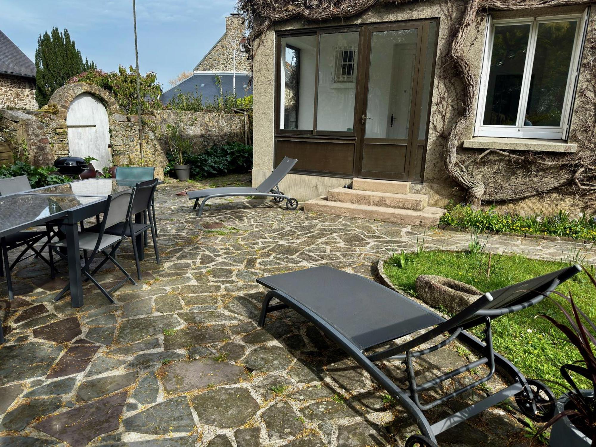 La Triolette, Maison Chaleureuse, Independante Et Refaite A Neuf Dans Le Vieux Coutainville, Tourisme Ou Teletravail آغون - كونتاينفيل المظهر الخارجي الصورة